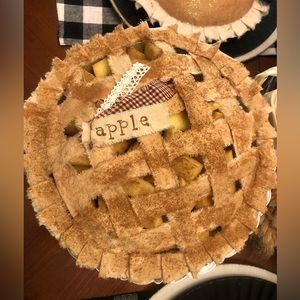 2 apple pies for Lalight plus a free gift of a mini pie as my thank you